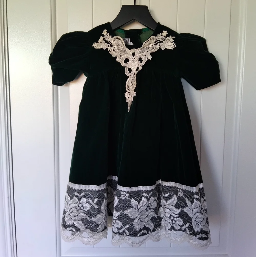 Adorable 80s 90s special occasion vintage lace trim Christmas portrait Dress